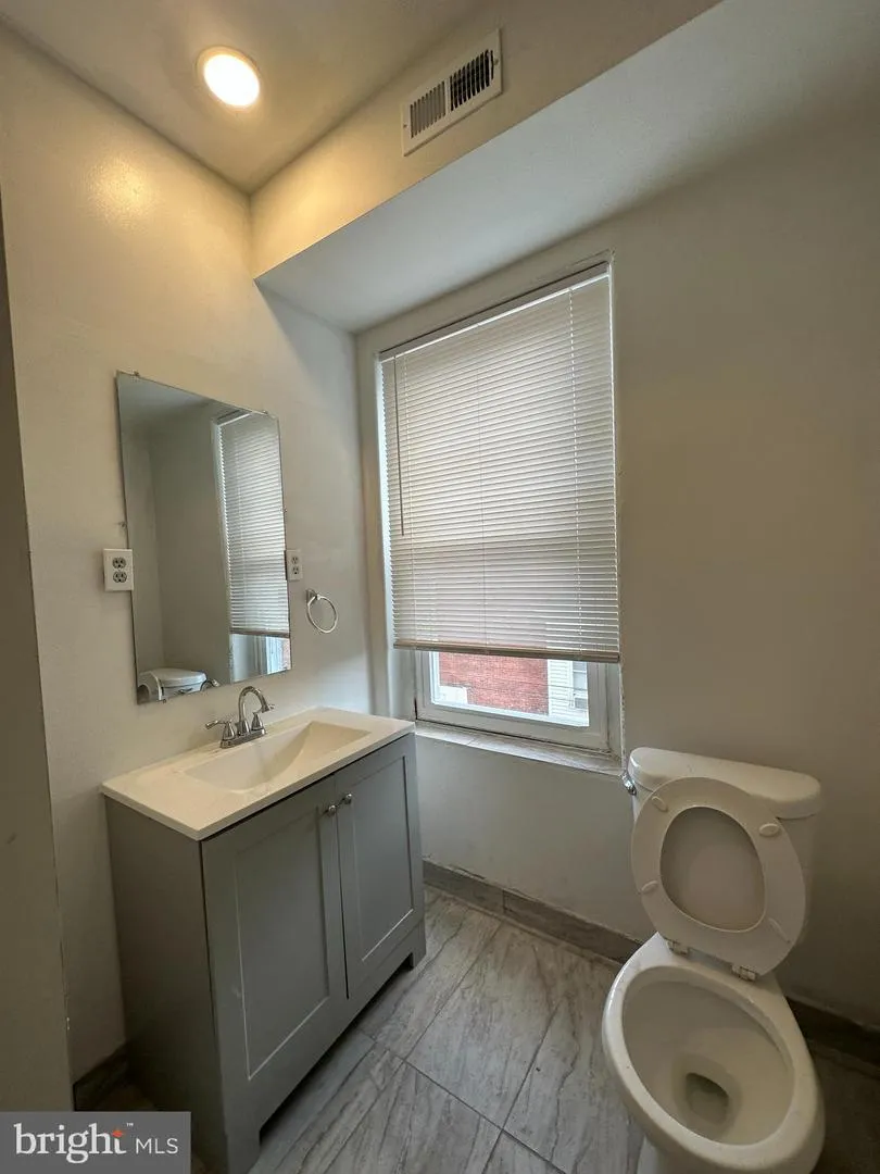 1825 S 19TH STREET Philadelphia, PA 19145