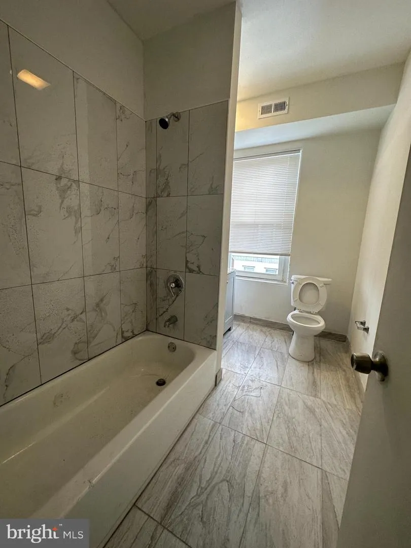 1825 S 19TH STREET Philadelphia, PA 19145