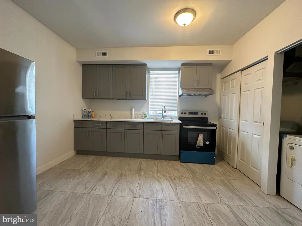 1825 S 19TH STREET Philadelphia, PA 19145