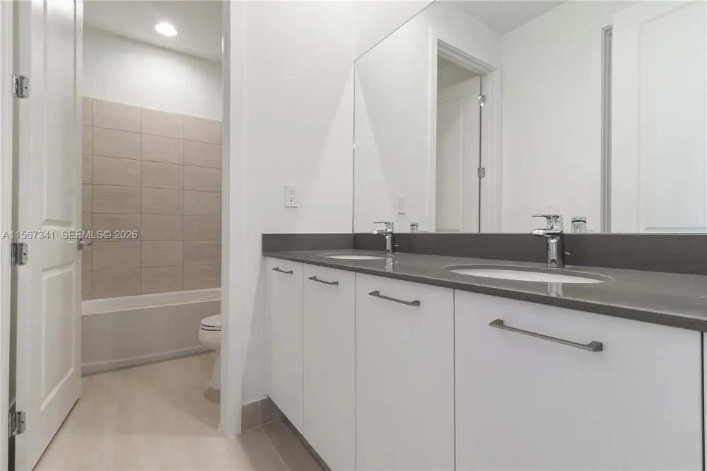 2391 SW 123rd Ter Davie, FL 33325