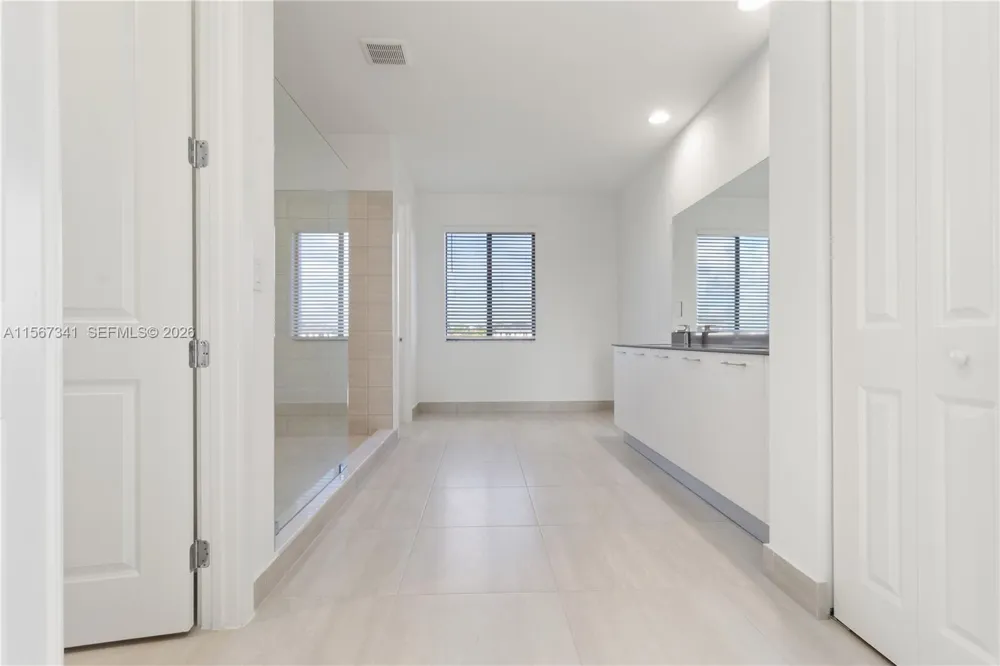 2391 SW 123rd Ter Davie, FL 33325