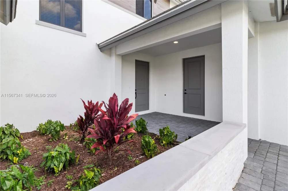 2391 SW 123rd Ter Davie, FL 33325