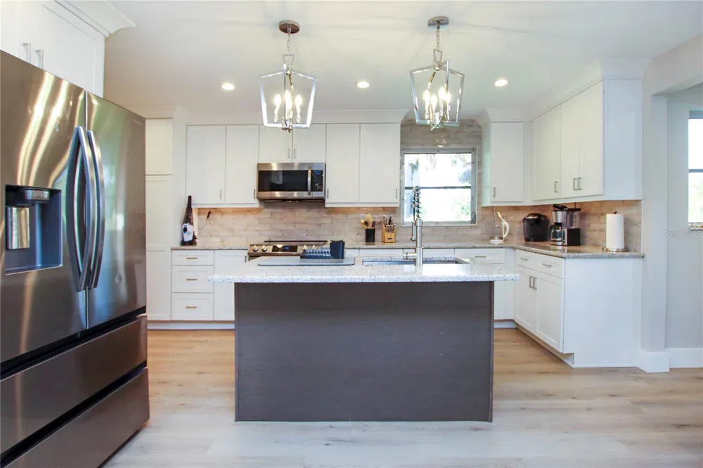 1057 BLUE HERON DRIVE Sanibel, FL 33957