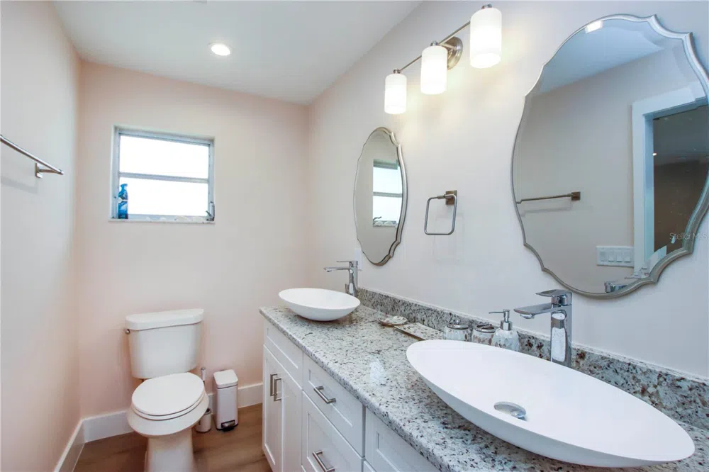 1057 BLUE HERON DRIVE Sanibel, FL 33957