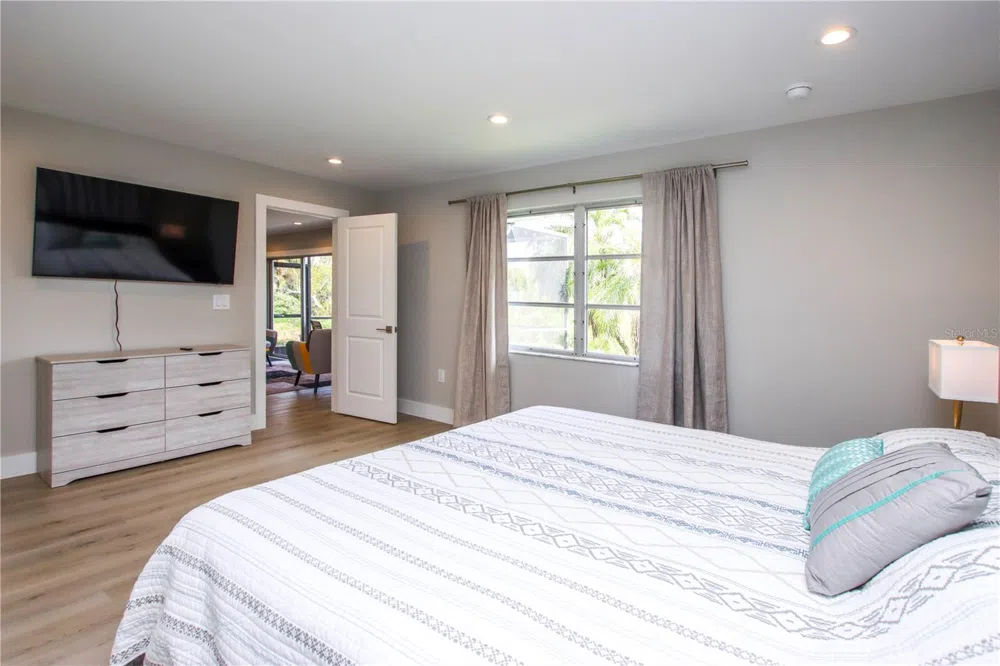 1057 BLUE HERON DRIVE Sanibel, FL 33957