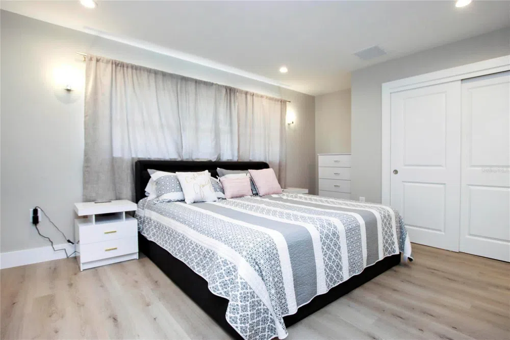 1057 BLUE HERON DRIVE Sanibel, FL 33957
