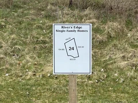 3376 Rivers Edge Drive