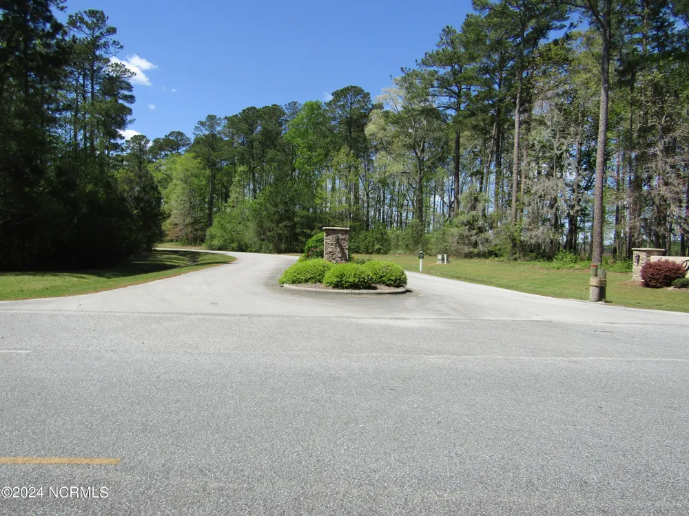 38 Winfield Lane Pinetown, NC 27865
