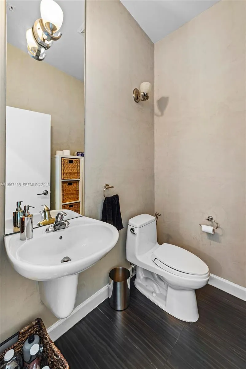 2001 Meridian Ave #517 Miami Beach, FL 33139