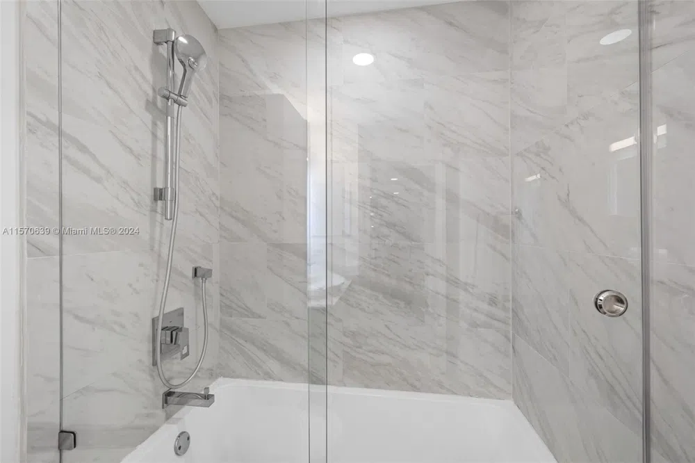 19144 Fisher Island Dr #19144 Miami Beach, FL 33109