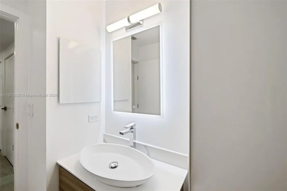 19144 Fisher Island Dr #19144 Miami Beach, FL 33109