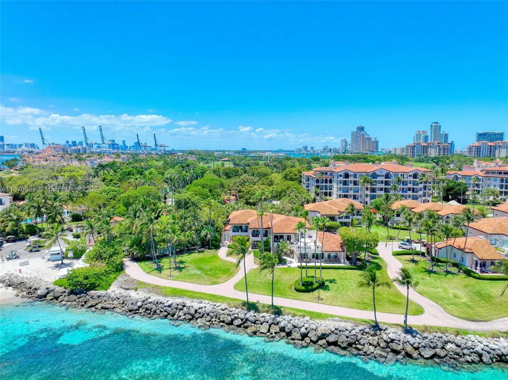 19144 Fisher Island Dr #19144 Miami Beach, FL 33109