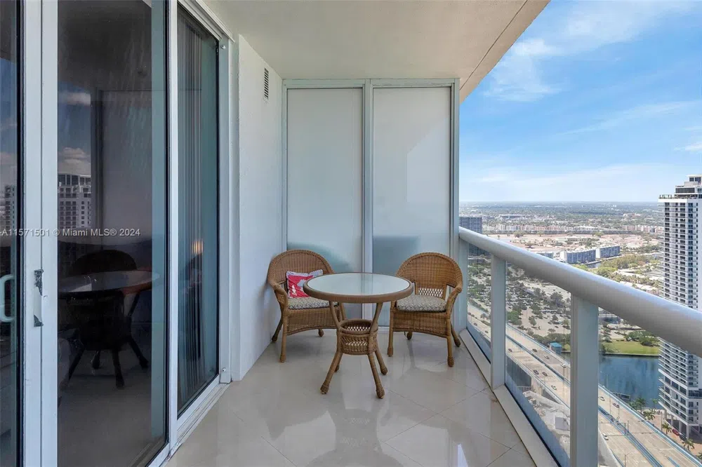1830 S Ocean Dr #4709 Hallandale Beach, FL 33009