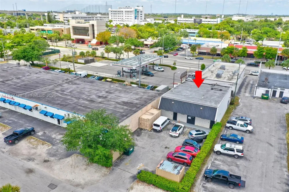 67 NW 166th St Miami, FL 33169