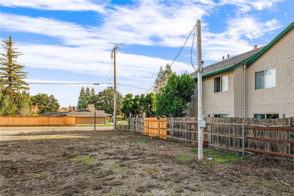 996 E 1st Avenue Chico, CA 95926