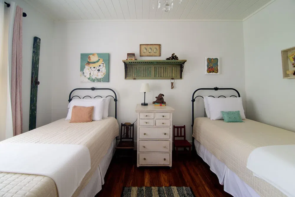 113 W Creek Street Fredericksburg, TX 78624