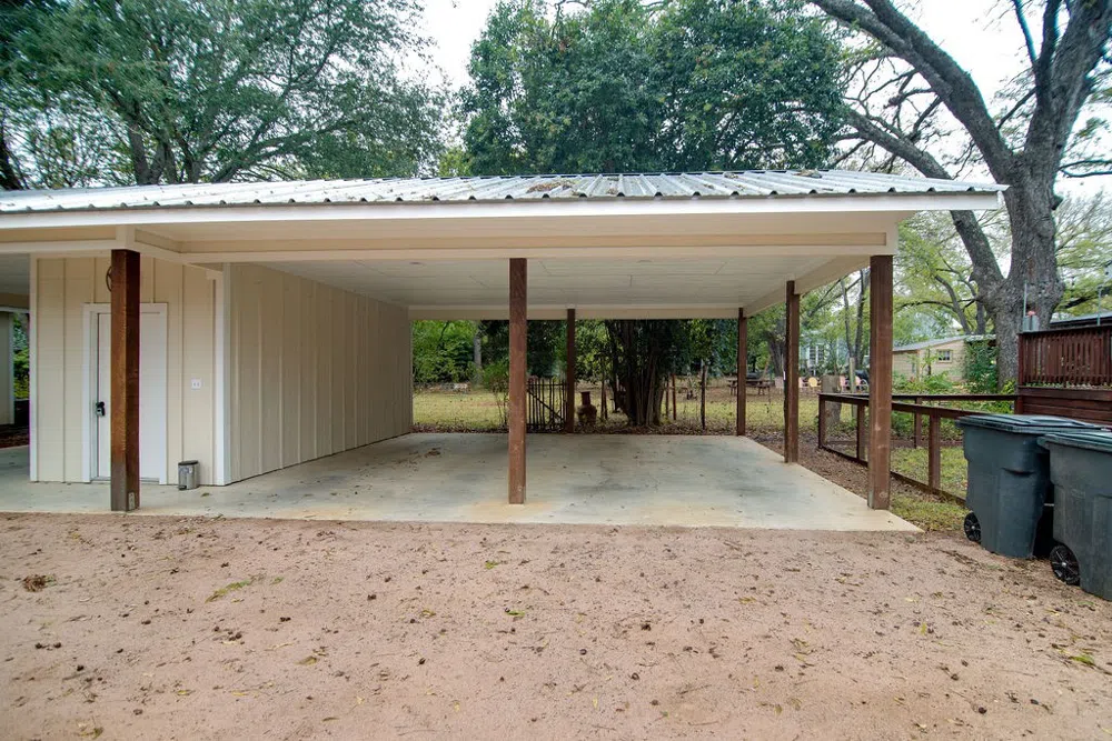 113 W Creek Street Fredericksburg, TX 78624