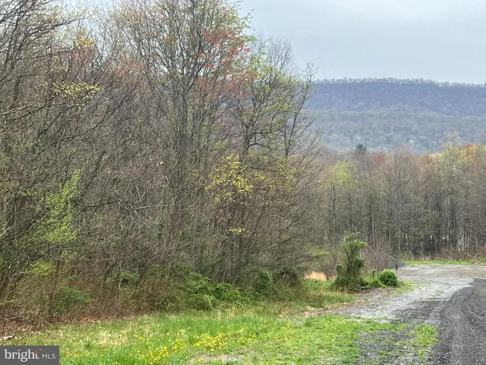 RIDGE WAY DRIVE Everett, PA 15537