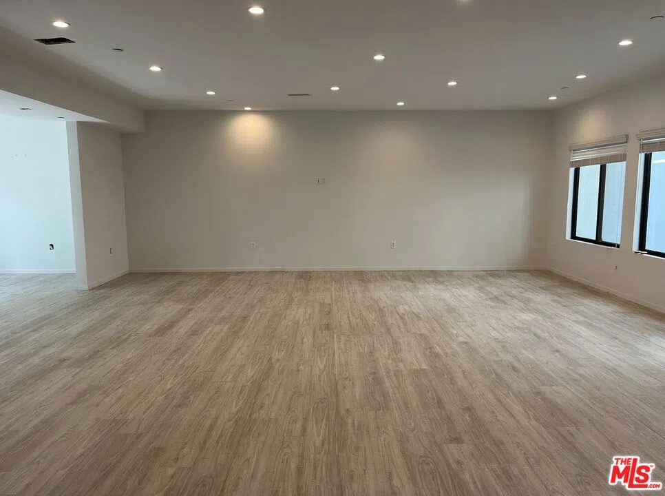 913 Hilldale Avenue #2 West Hollywood, CA 90069