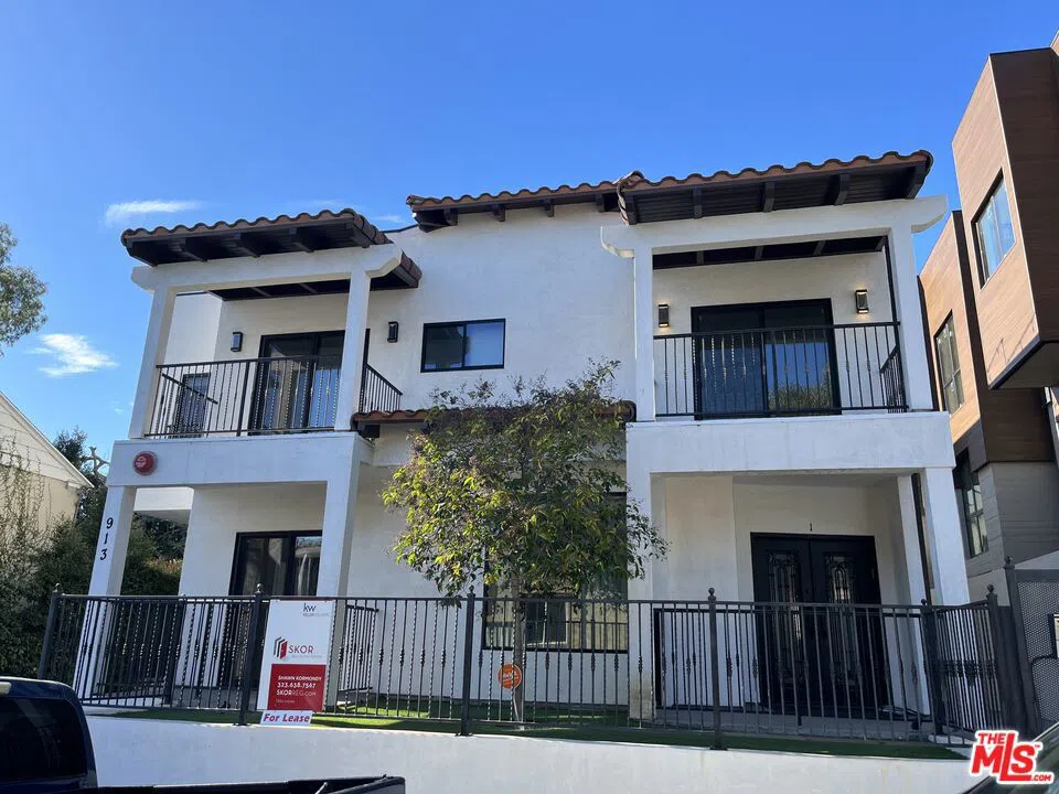 913 Hilldale Avenue #2 West Hollywood, CA 90069