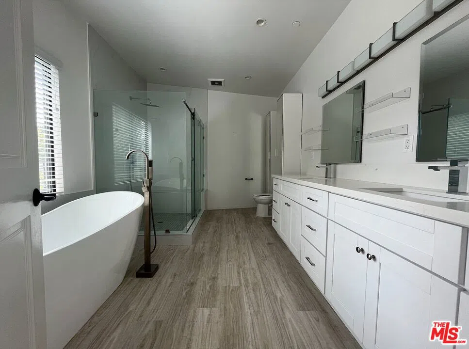 913 Hilldale Avenue #2 West Hollywood, CA 90069