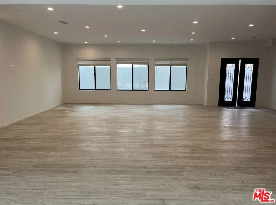 913 Hilldale Avenue #2 West Hollywood, CA 90069