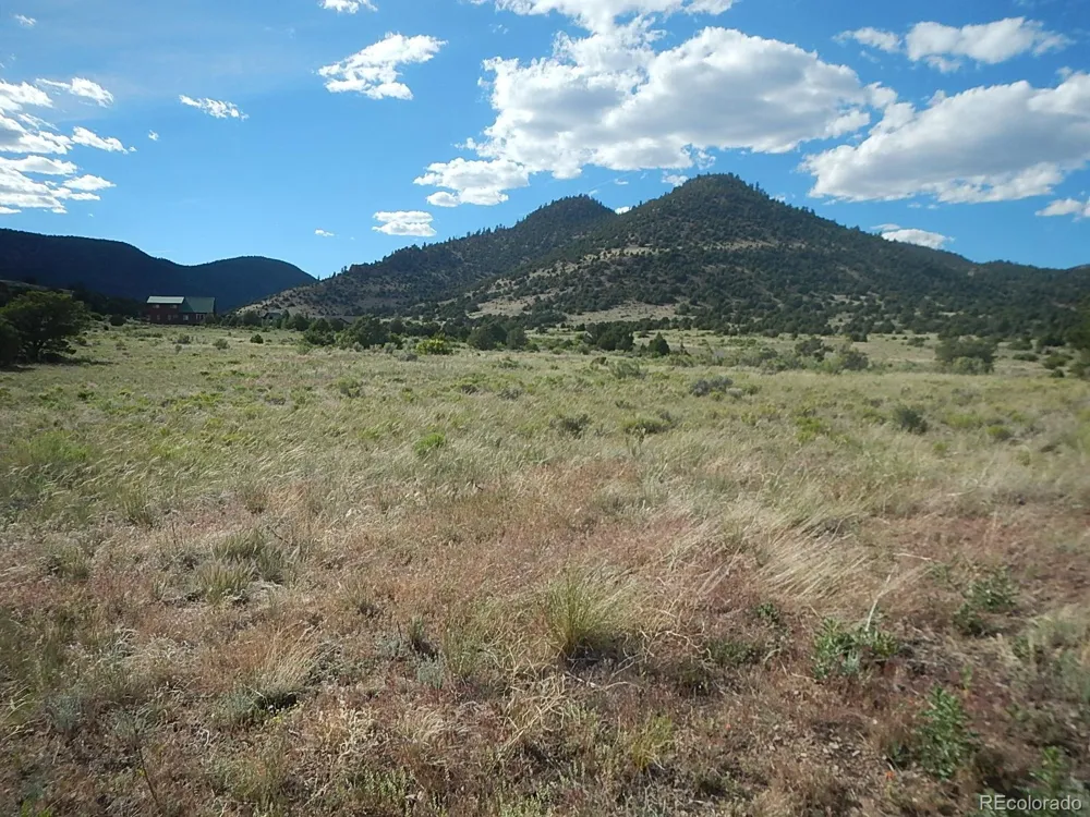 222 La Lomita Circle