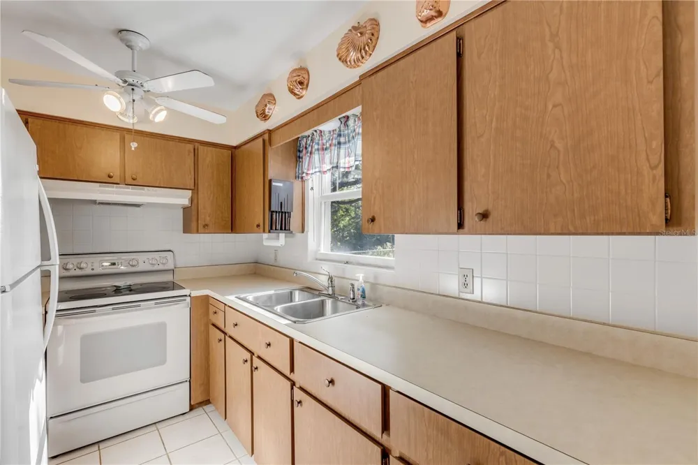 535 S PENINSULA AVENUE New Smyrna Beach, FL 32169