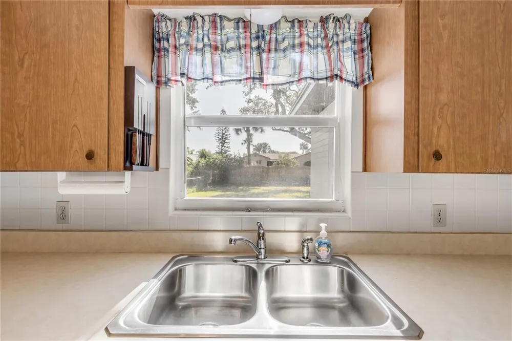 535 S PENINSULA AVENUE New Smyrna Beach, FL 32169