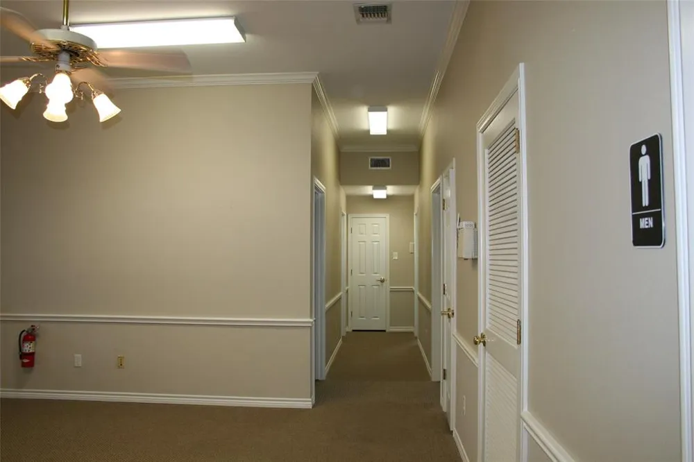 1601 W Henderson Cleburne, TX 76033