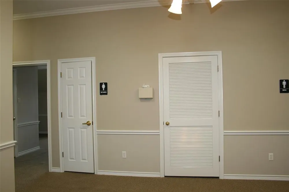 1601 W Henderson Cleburne, TX 76033