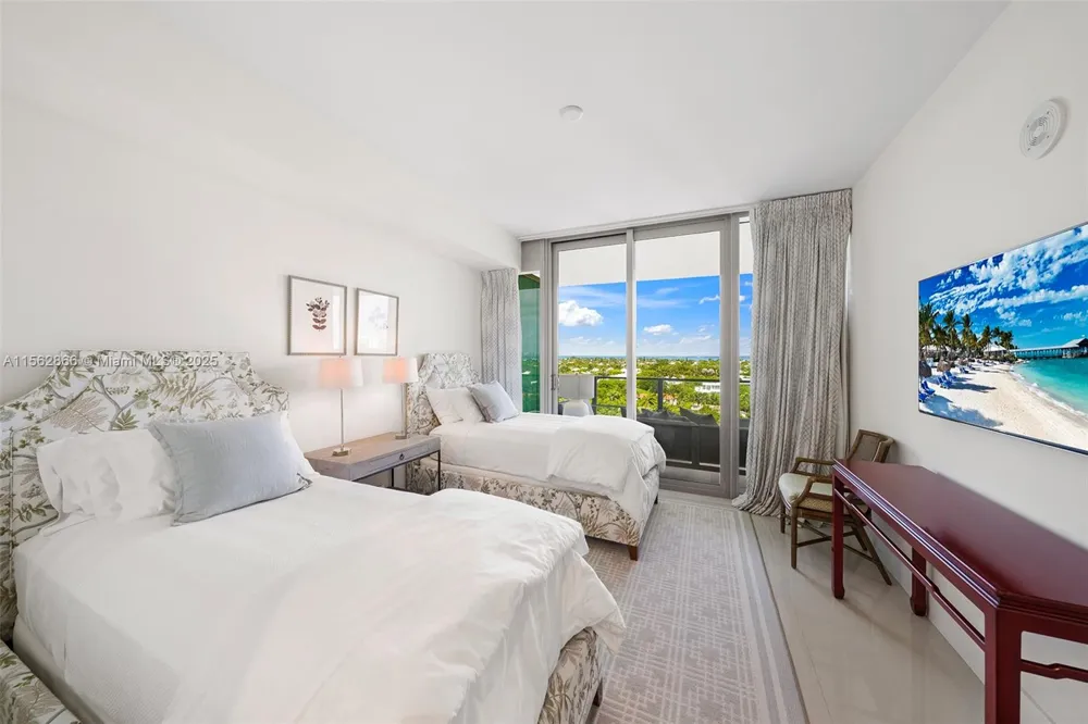 360 Ocean Dr #905S Key Biscayne, FL 33149