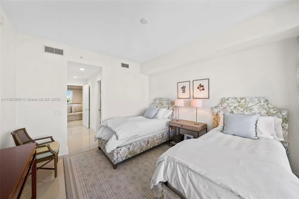 360 Ocean Dr #905S Key Biscayne, FL 33149