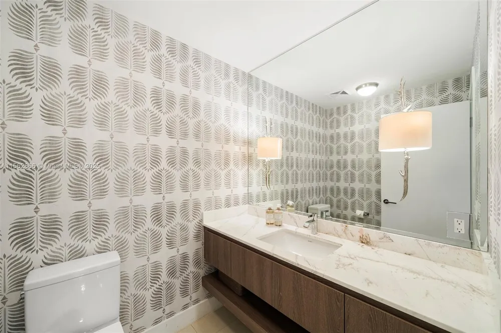 360 Ocean Dr #905S Key Biscayne, FL 33149