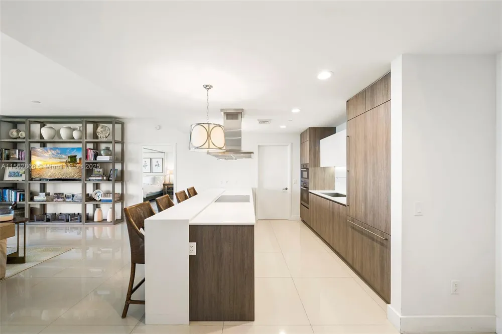 360 Ocean Dr #905S Key Biscayne, FL 33149