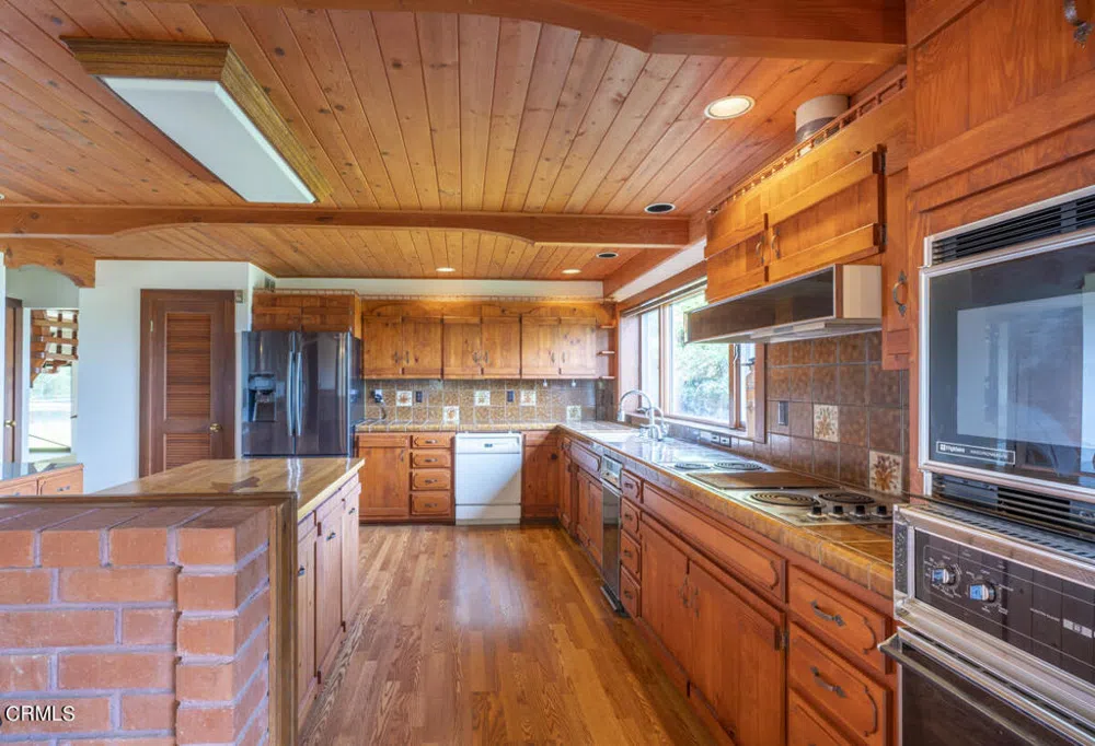 33451 Little Valley Road Fort Bragg, CA 95437