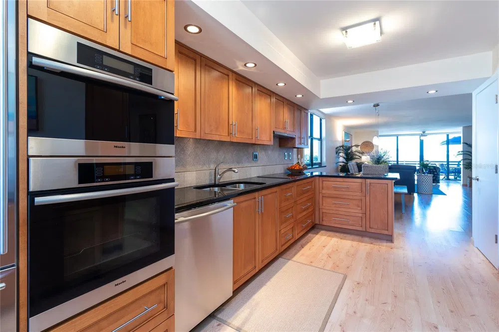 817 BAYPORT WAY #817 Longboat Key, FL 34228