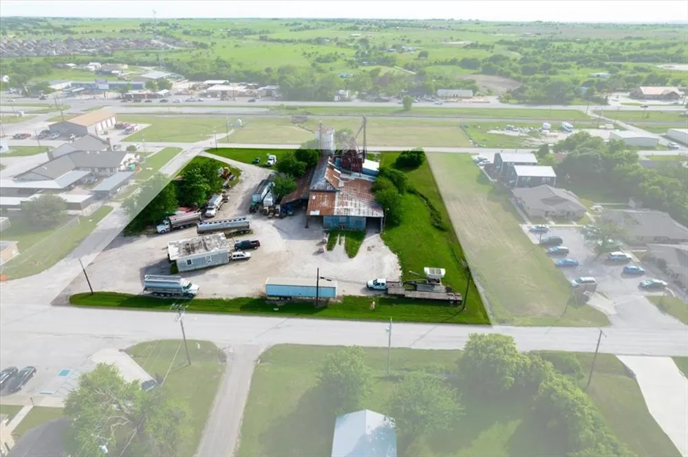 201 W Godley Avenue Godley, TX 76044