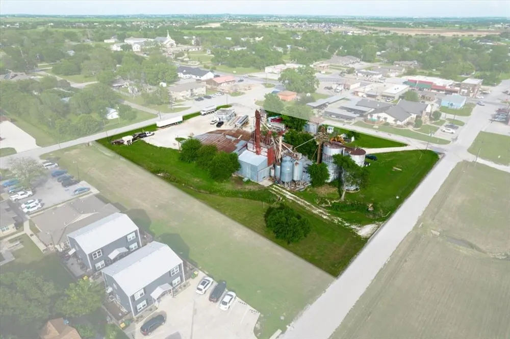 201 W Godley Avenue Godley, TX 76044