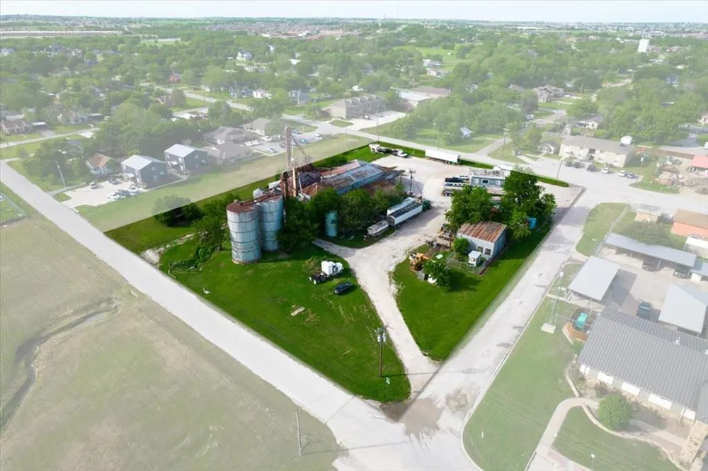 201 W Godley Avenue Godley, TX 76044