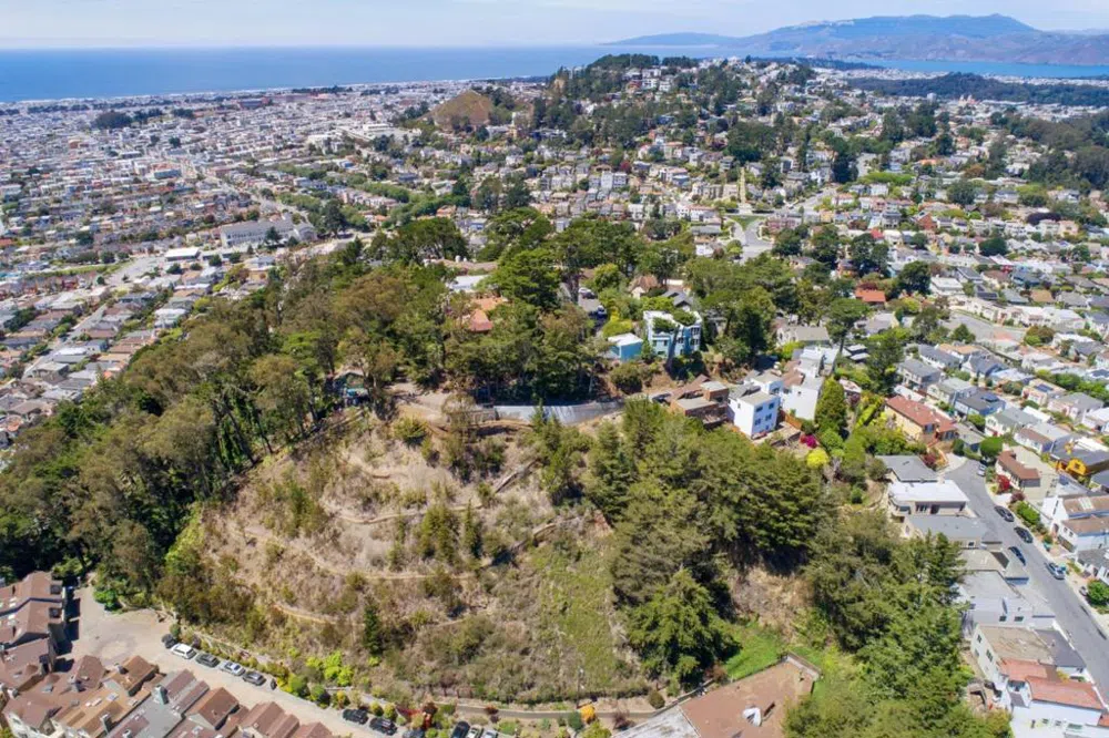 285 Edgehill Way San Francisco, CA 94127