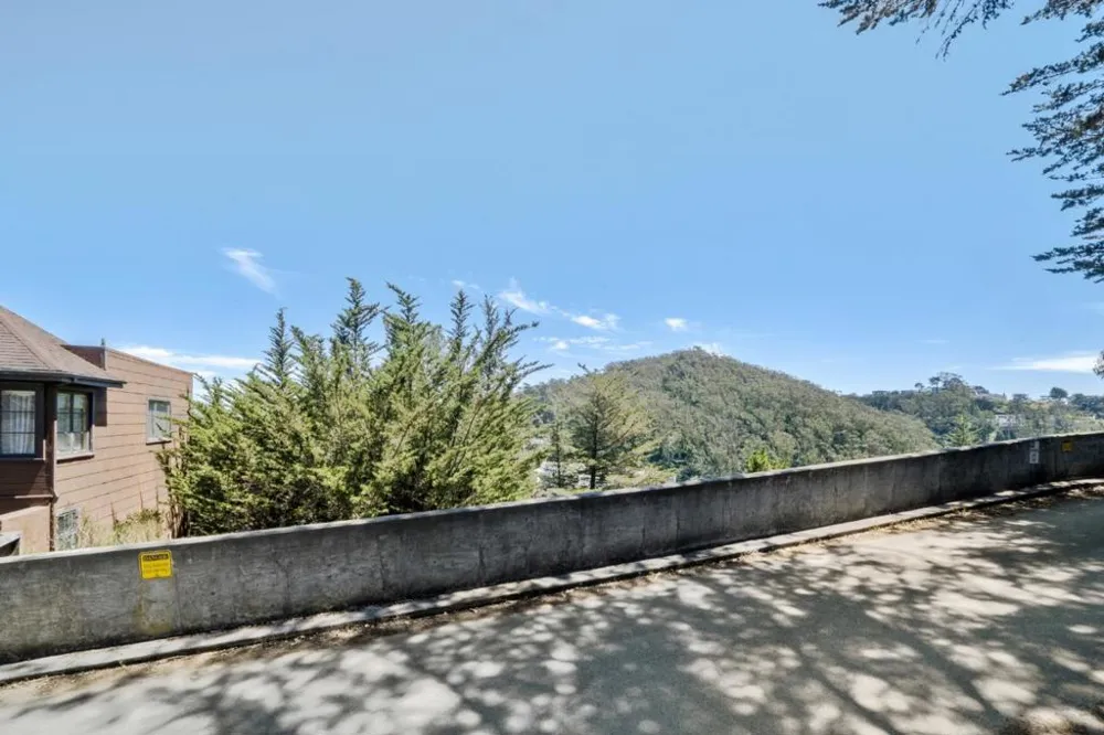 285 Edgehill Way San Francisco, CA 94127