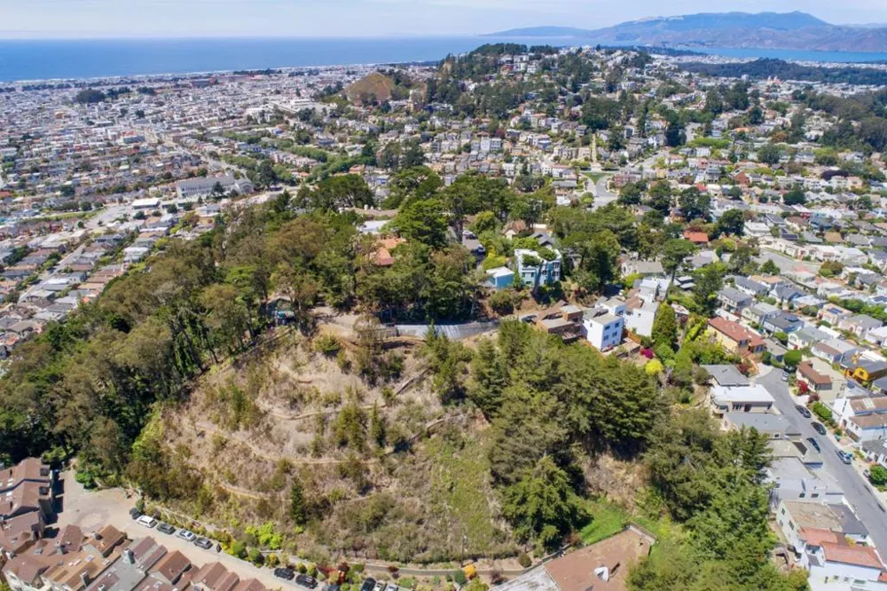 285 Edgehill Way San Francisco, CA 94127