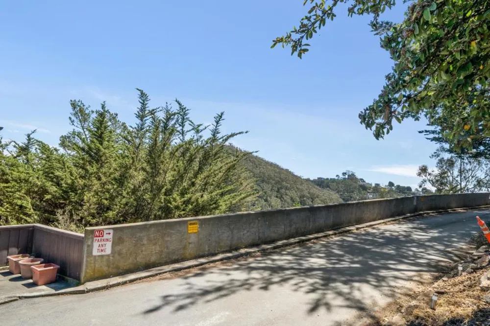 285 Edgehill Way San Francisco, CA 94127