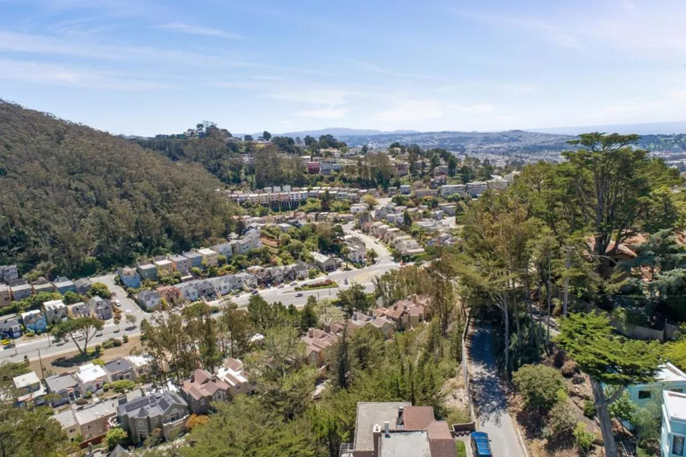 285 Edgehill Way San Francisco, CA 94127