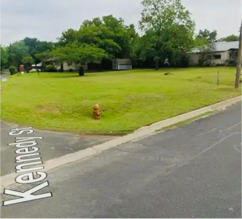 510 W Brenham Street Elgin, TX 78621