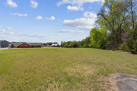 326 Curtis Parkway NE