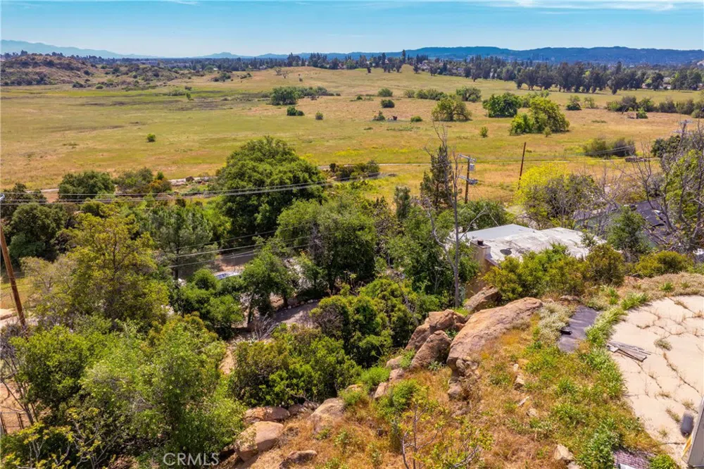 8657 VALLEY CIRCLE BOULEVARD West Hills, CA 91304