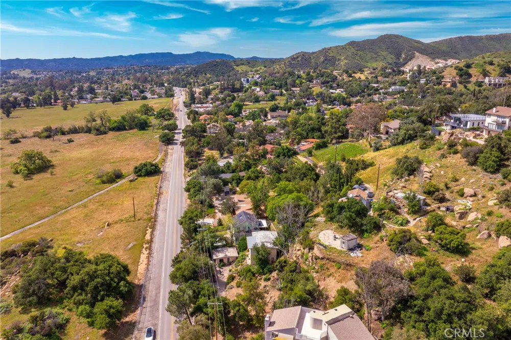 8657 VALLEY CIRCLE BOULEVARD West Hills, CA 91304