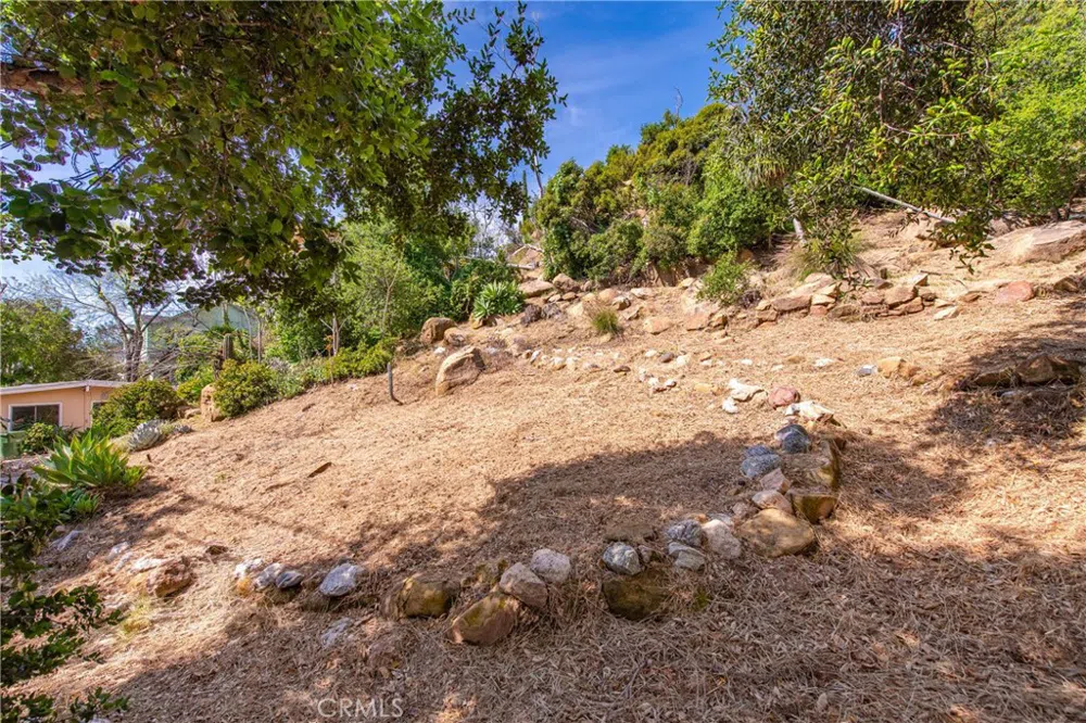 8657 VALLEY CIRCLE BOULEVARD West Hills, CA 91304